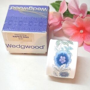 Vintage Wedgwood Clementine 5141 Napkin Ring Ceramic Blue Floral Napkin NIB